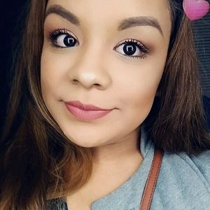 Meet your Posher, Estrella